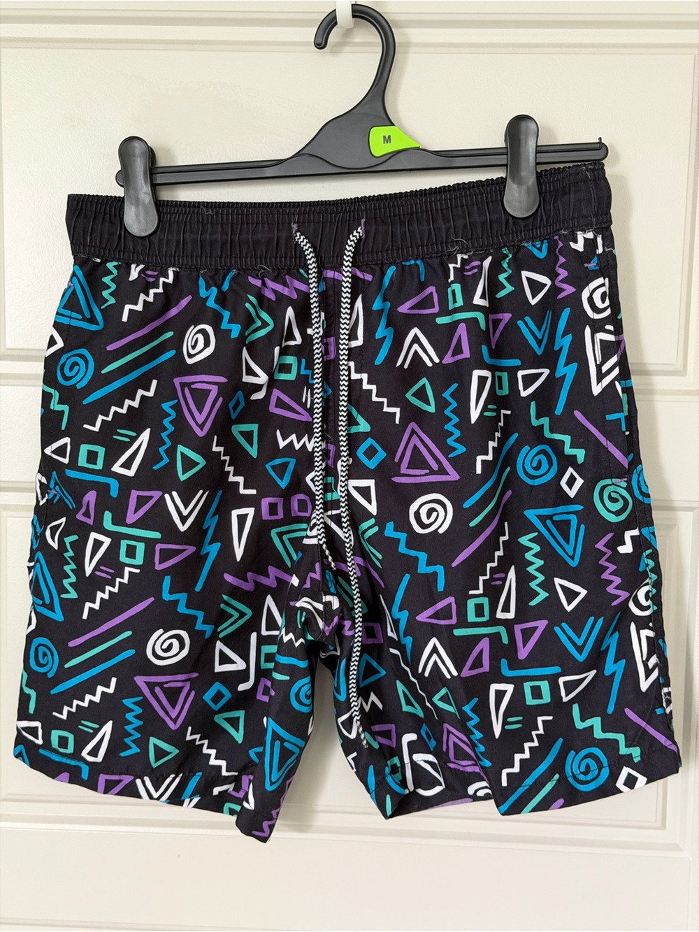 Carbon Men's Retro 90s Memphis Geometric Swim Trunks Black Teal Purple Size L